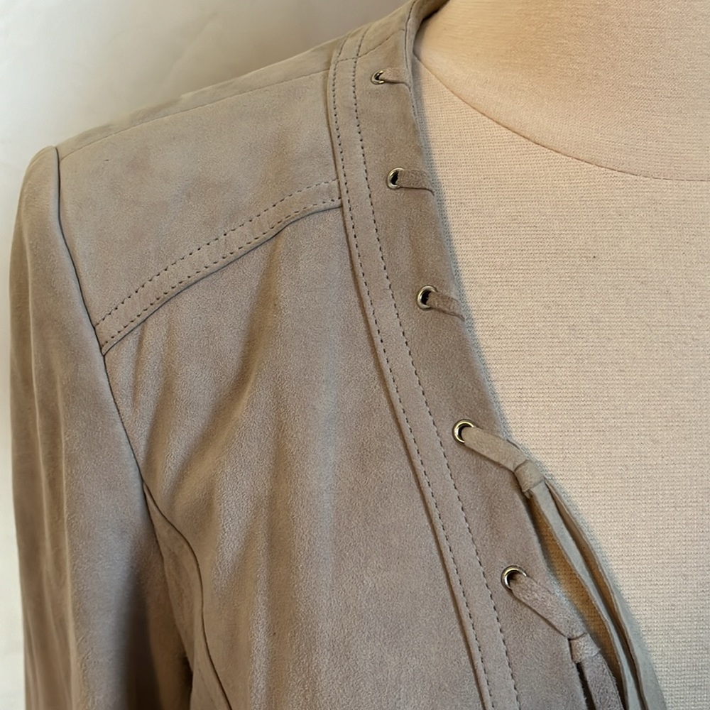 WhiteHouseaBlackMarket Light Gray Genuine Suede Jacket w/Fringe lace up Size L - Picture 7 of 17